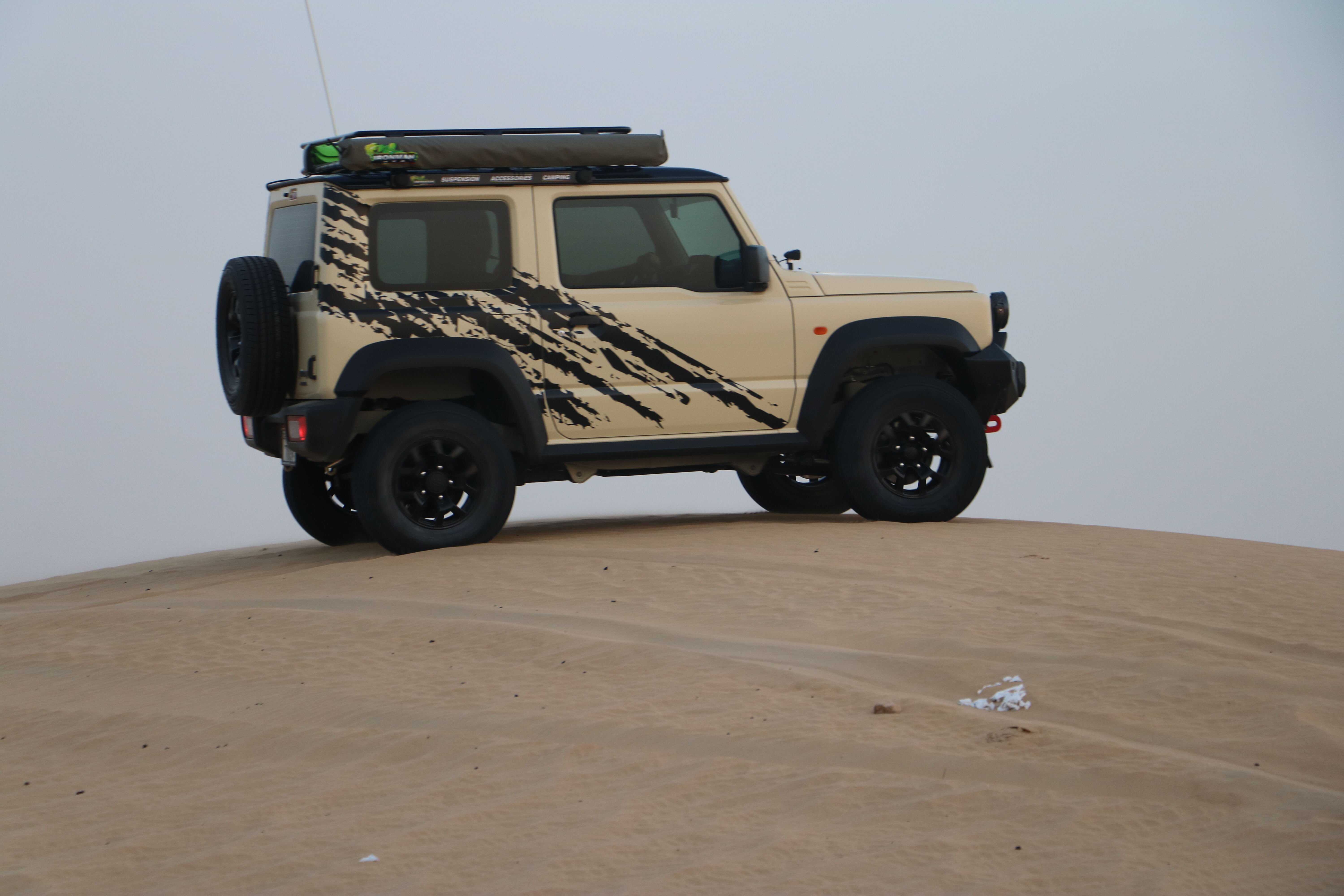 Toldo lateral Ironman 4x4 en Suzuki Jimny Paraguay