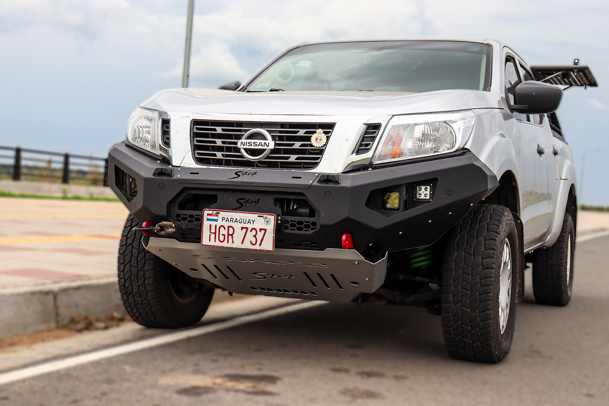 Paragolpe S4X4 V2 para Nissan NP300 Paraguay